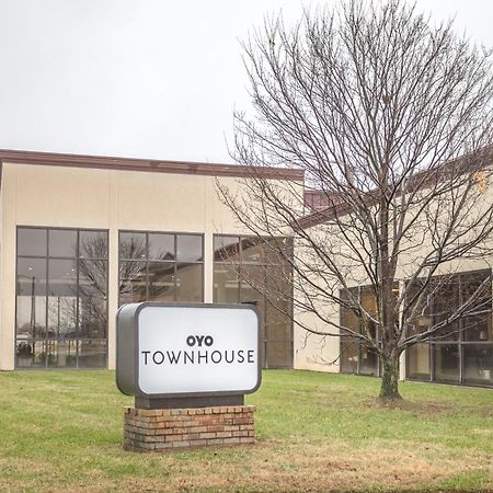 Oyo Townhouse Owensboro West Hotel Buitenkant foto