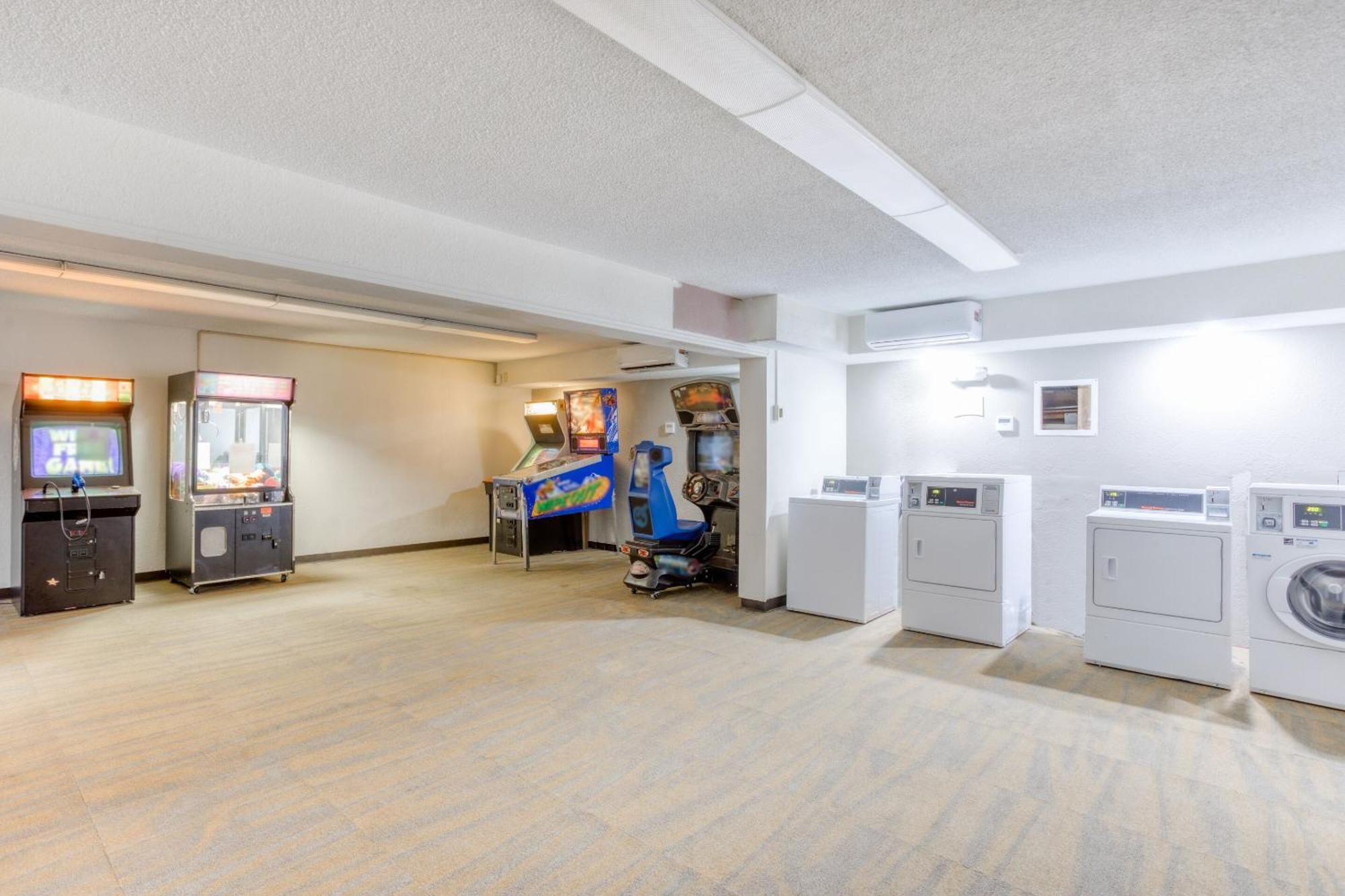 Oyo Townhouse Owensboro West Hotel Buitenkant foto