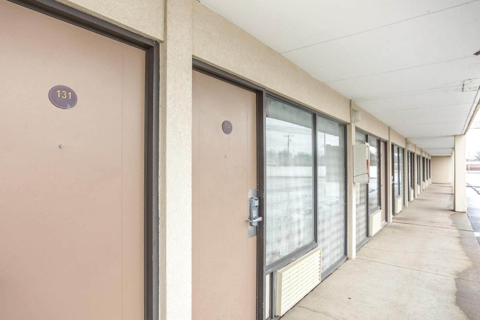 Oyo Townhouse Owensboro West Hotel Buitenkant foto