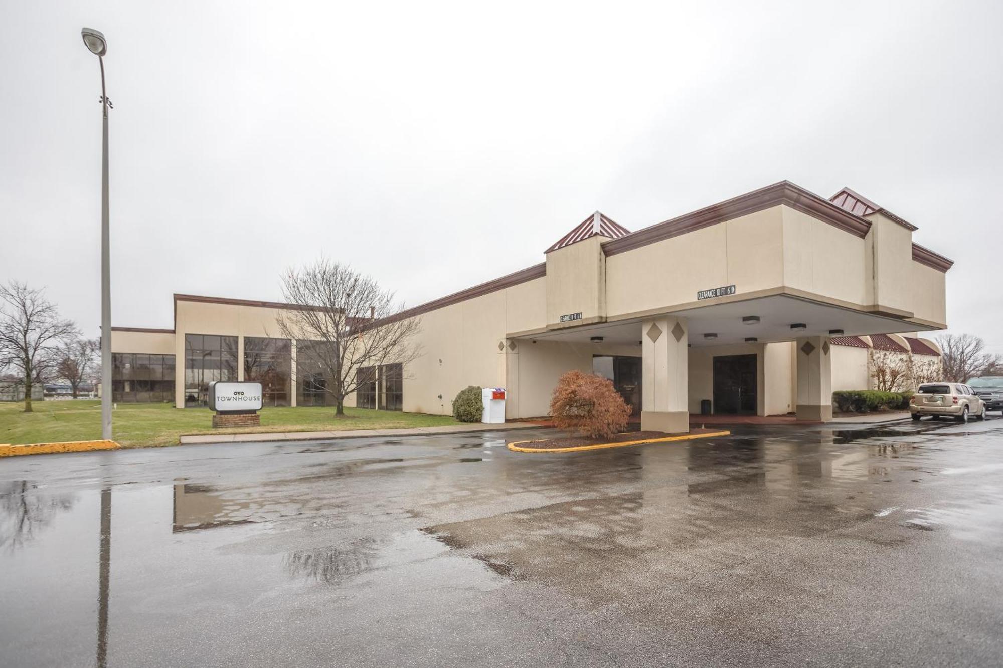 Oyo Townhouse Owensboro West Hotel Buitenkant foto